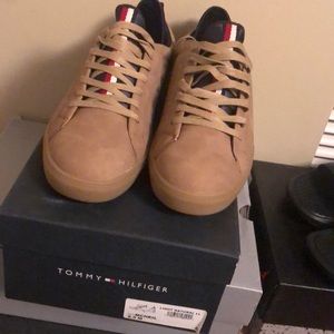 Tommy shoes